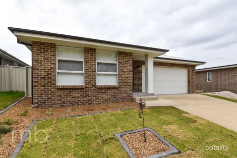 Property photo of 16 William Maker Drive Orange NSW 2800