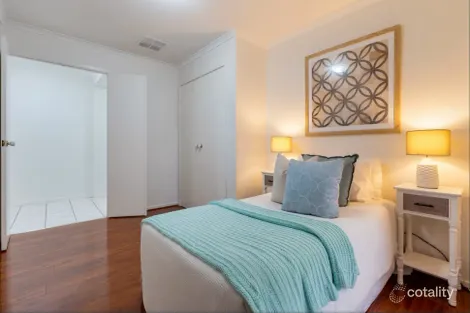 Property photo of 15 Santa Cruz Boulevard Roxburgh Park VIC 3064