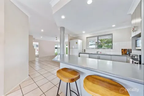 Property photo of 7/24 Pandanus Drive Cannonvale QLD 4802