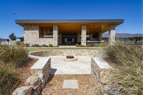 Property photo of 8 Teal Lane Wurruk VIC 3850