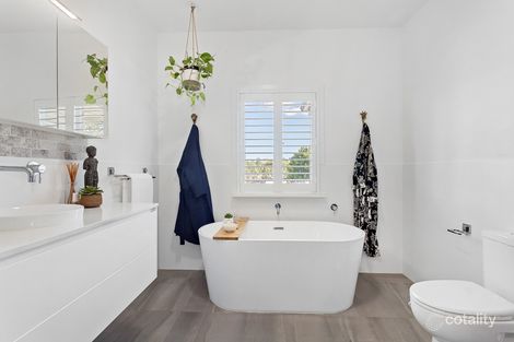 Property photo of 8 King Street Dinmore QLD 4303