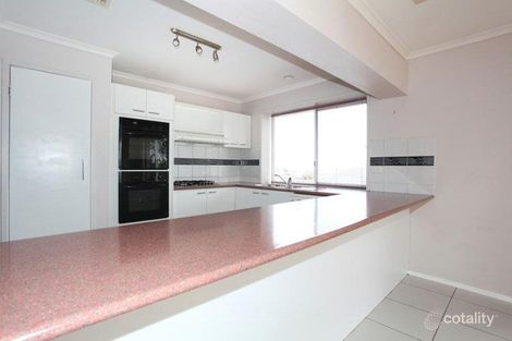 Property photo of 4 Radiata Rise Narre Warren VIC 3805