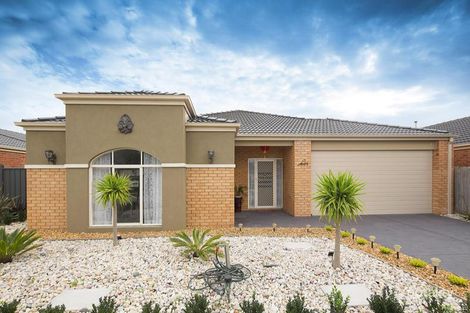 11 Boldrewood Pl, Lynbrook, VIC 3975