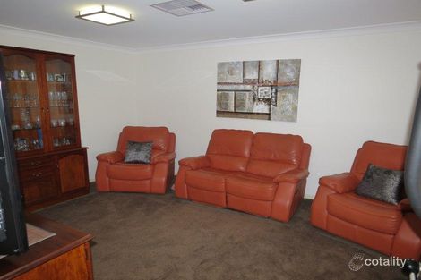 Property photo of 4 Morgan Place Emerald QLD 4720