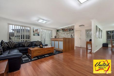 Property photo of 25 St Helens Close West Hoxton NSW 2171