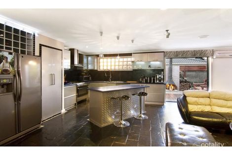 Property photo of 18 Garnet Close Skye VIC 3977