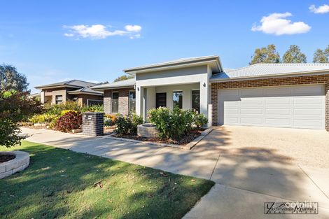 27 Phillip Hyland Dr, Yarrawonga, VIC 3730