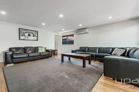 Property photo of 20 Ashleigh Crescent Meadow Heights VIC 3048