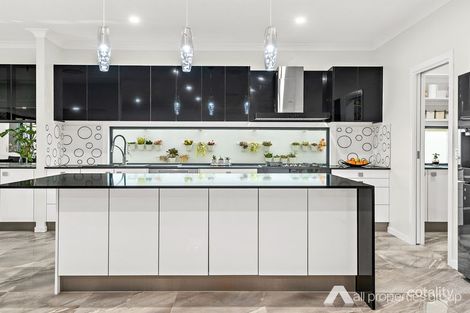 Property photo of 16 Empress Close Heathwood QLD 4110