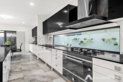 Property photo of 16 Empress Close Heathwood QLD 4110