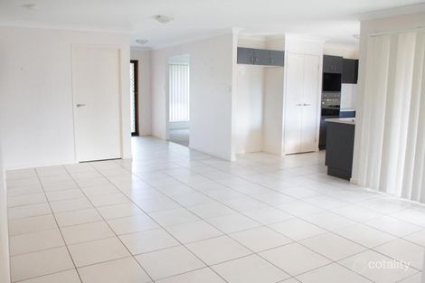Property photo of 2 Adam Court Kallangur QLD 4503