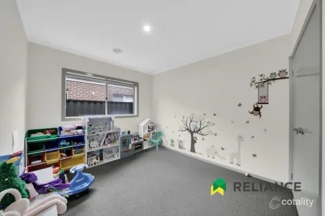 Property photo of 23 Toucan Road Tarneit VIC 3029