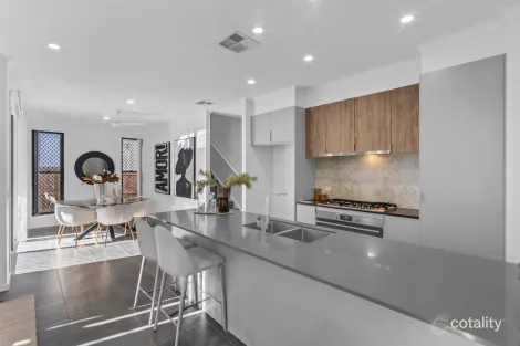 Property photo of 33 Sovereign Place Boondall QLD 4034