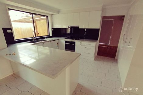 Property photo of 24 Struan Avenue Endeavour Hills VIC 3802