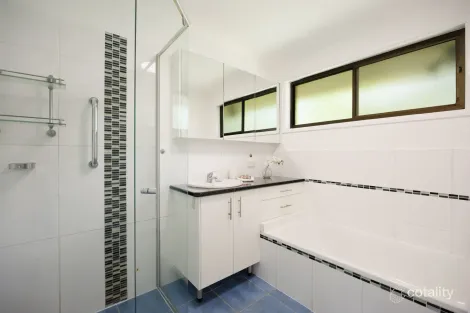 Property photo of 2B Goolman Street Chapel Hill QLD 4069