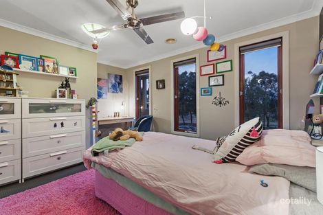 Property photo of 14 Westerfolds Terrace Caroline Springs VIC 3023