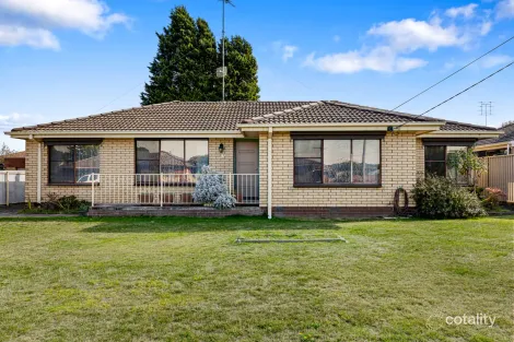 11 Lewis Ct, Sebastopol, VIC 3356