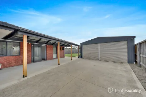 Property photo of 2 Newark Close Werribee VIC 3030