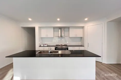 Property photo of 17B Head Street Wendouree VIC 3355