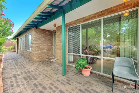 Property photo of 4 Ivanhoe Place Gosnells WA 6110