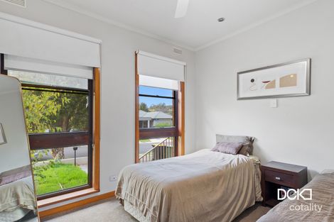 Property photo of 2/5 Clarence Avenue Kennington VIC 3550