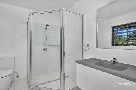 Property photo of 6 Ribbon Close Clifton Beach QLD 4879