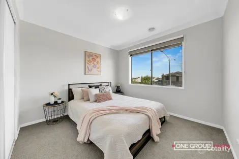 Property photo of 2 Pinfold Road Wollert VIC 3750