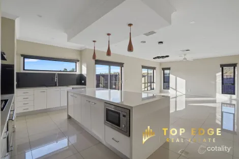Property photo of 101 Modern Crescent Tarneit VIC 3029
