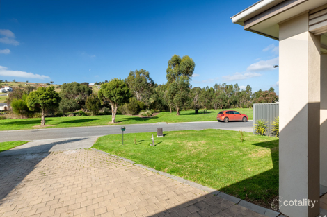 Property photo of 4 Elderberry Way Pakenham VIC 3810