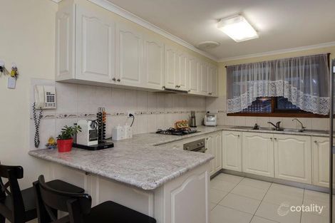 Property photo of 9 Hann Close Endeavour Hills VIC 3802