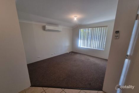 Property photo of 8 Fox Close Waikiki WA 6169