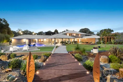 4 Grange Ave, Plenty, VIC 3090