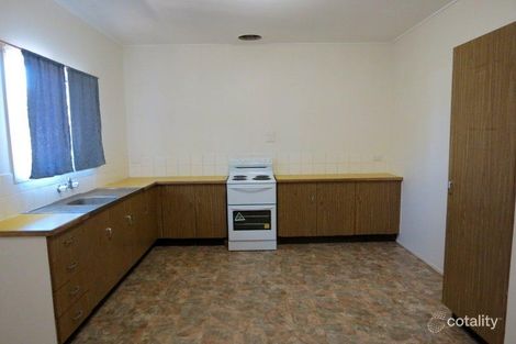 Property photo of 6 Mellish Crescent Emerald QLD 4720