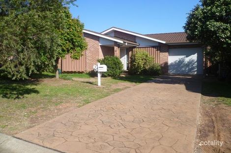 Property photo of 4 Poppy Place Macquarie Fields NSW 2564