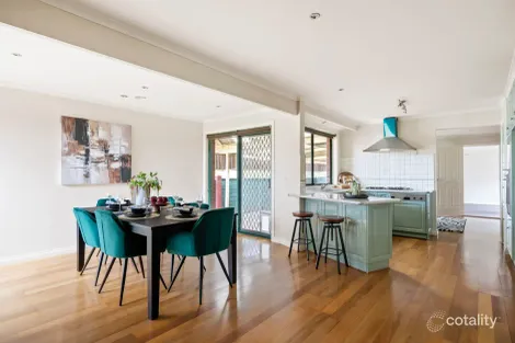 Property photo of 6 Garden Close Hillside VIC 3037