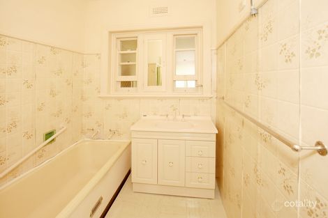 Property photo of 18 Blamey Street Turvey Park NSW 2650