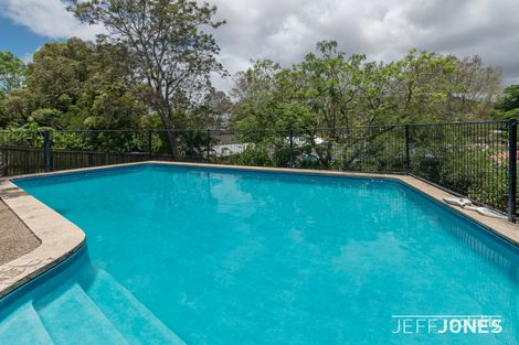 Property photo of 18 Dobbs Street Holland Park West QLD 4121