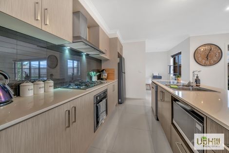 Property photo of 5 Creekton Close Pakenham VIC 3810