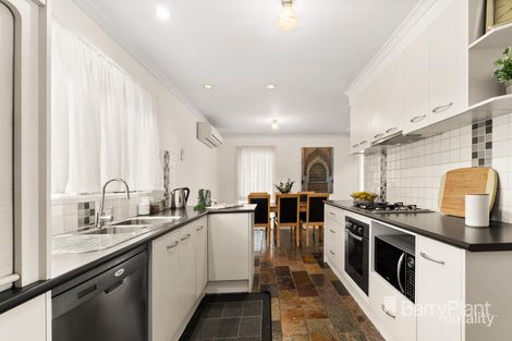 Property photo of 10 Borrowdale Court Mill Park VIC 3082