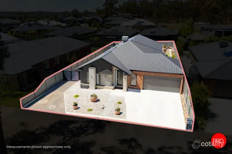 Property photo of 29 Norelle Crescent Golden Square VIC 3555