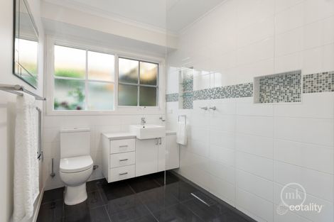 Property photo of 2 Lyell Parade Greensborough VIC 3088
