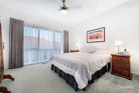 Property photo of 1 Roxby Court Berwick VIC 3806