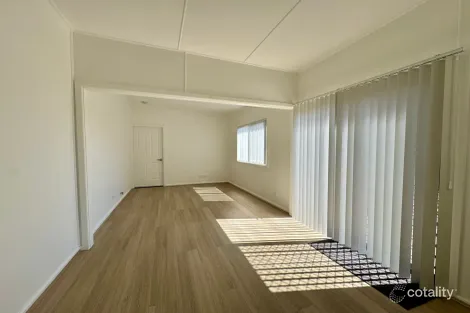 Property photo of 6 Dan Crescent Colyton NSW 2760