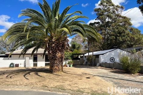 Property photo of 6 Kingia Place Pinjarra WA 6208