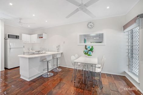 Property photo of 1/1 Baronia Crescent Holloways Beach QLD 4878
