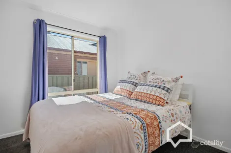 Property photo of 1 Jorben Place Golden Square VIC 3555