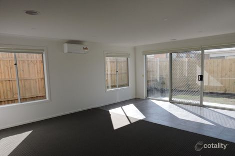 Property photo of 28 Cabernet Way Pakenham VIC 3810