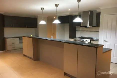 Property photo of 71 Ladybird Crescent Point Cook VIC 3030