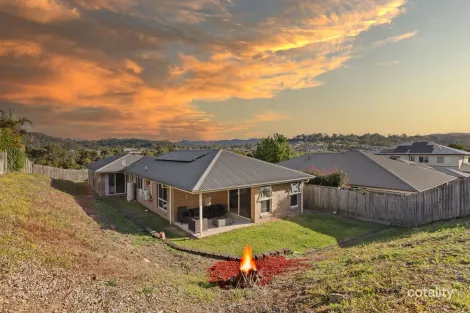 Property photo of 14 Meander Court Ormeau Hills QLD 4208