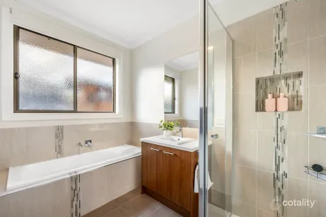 Property photo of 5 Kavanagh Court Gisborne VIC 3437